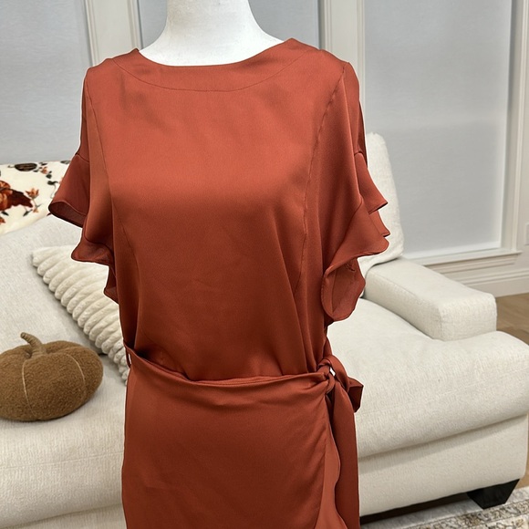 ASTR the label wrap satin dress! Perfect orange color for Fall - Picture 2 of 4